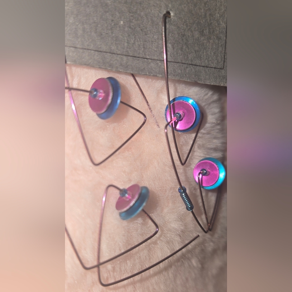 Vintage KYLE Purple and Blue Geometric Earrings - Picture 3 of 5